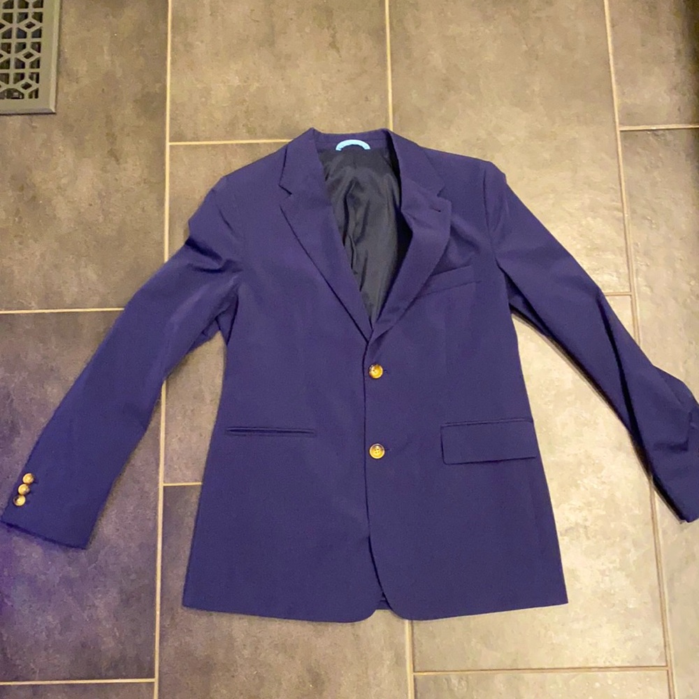 Kids youth Vineyard Vines performance blazer. Size 18 but has stretch material